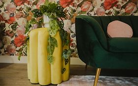 The Garden Room At Waddington Flats